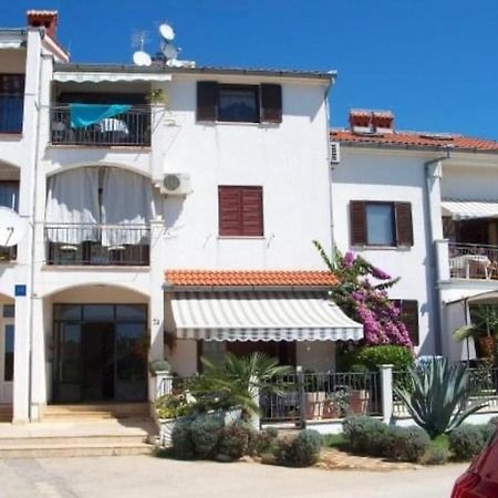 Olivia, Seaside Apartment In Medulin, Croatia Luaran gambar