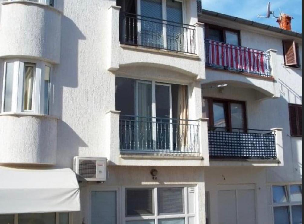Olivia, Seaside Apartment In Medulin, Croatia Luaran gambar
